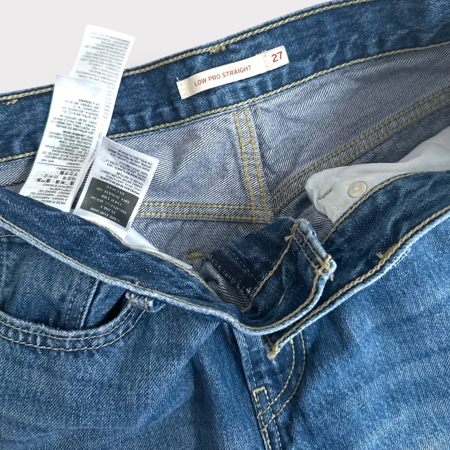 Levis Low Pro Straight Distressed 27