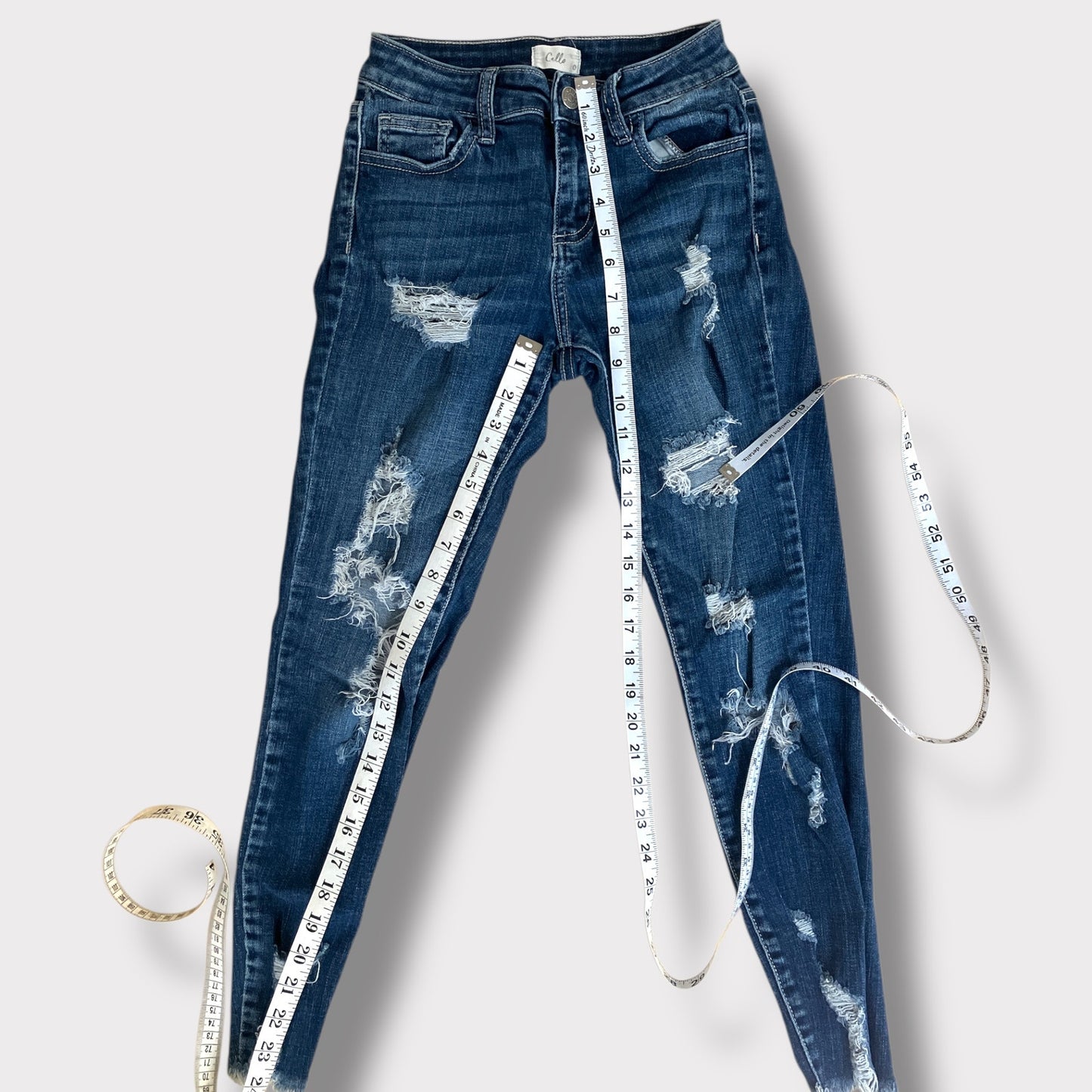 Cello mid rise skinny curvy fit skinny distressed 0