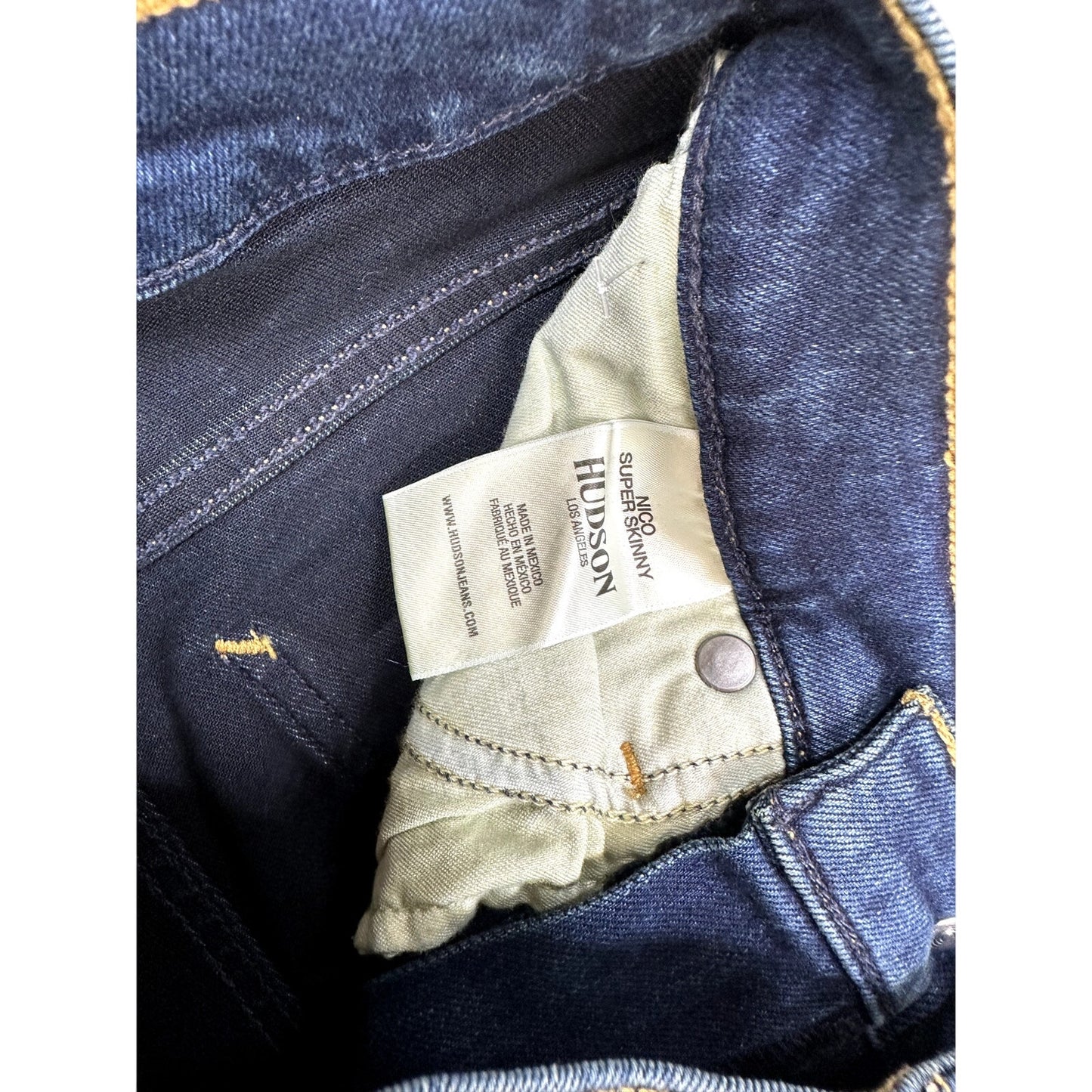 NWOT- Hudson Nico Super Skinny - 23/000