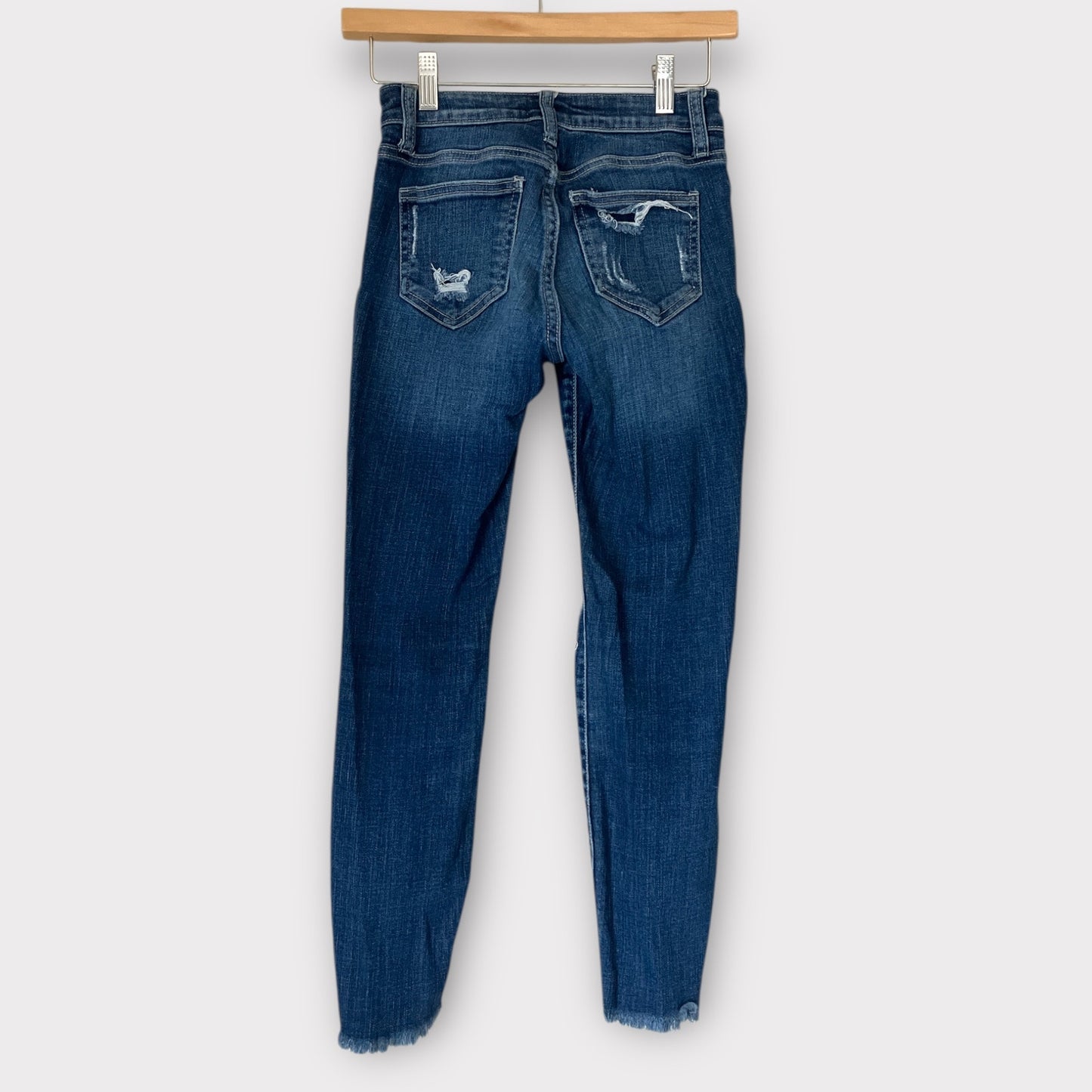 Cello mid rise skinny curvy fit skinny distressed 0